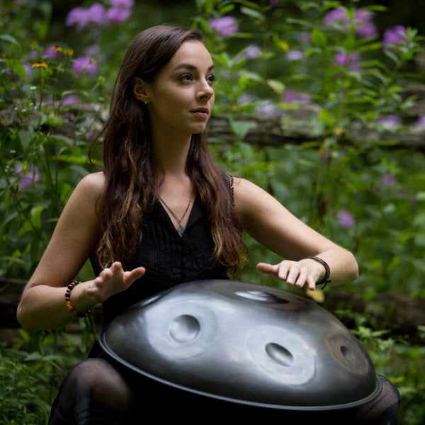 WOMEN PLAYING HANDPAN